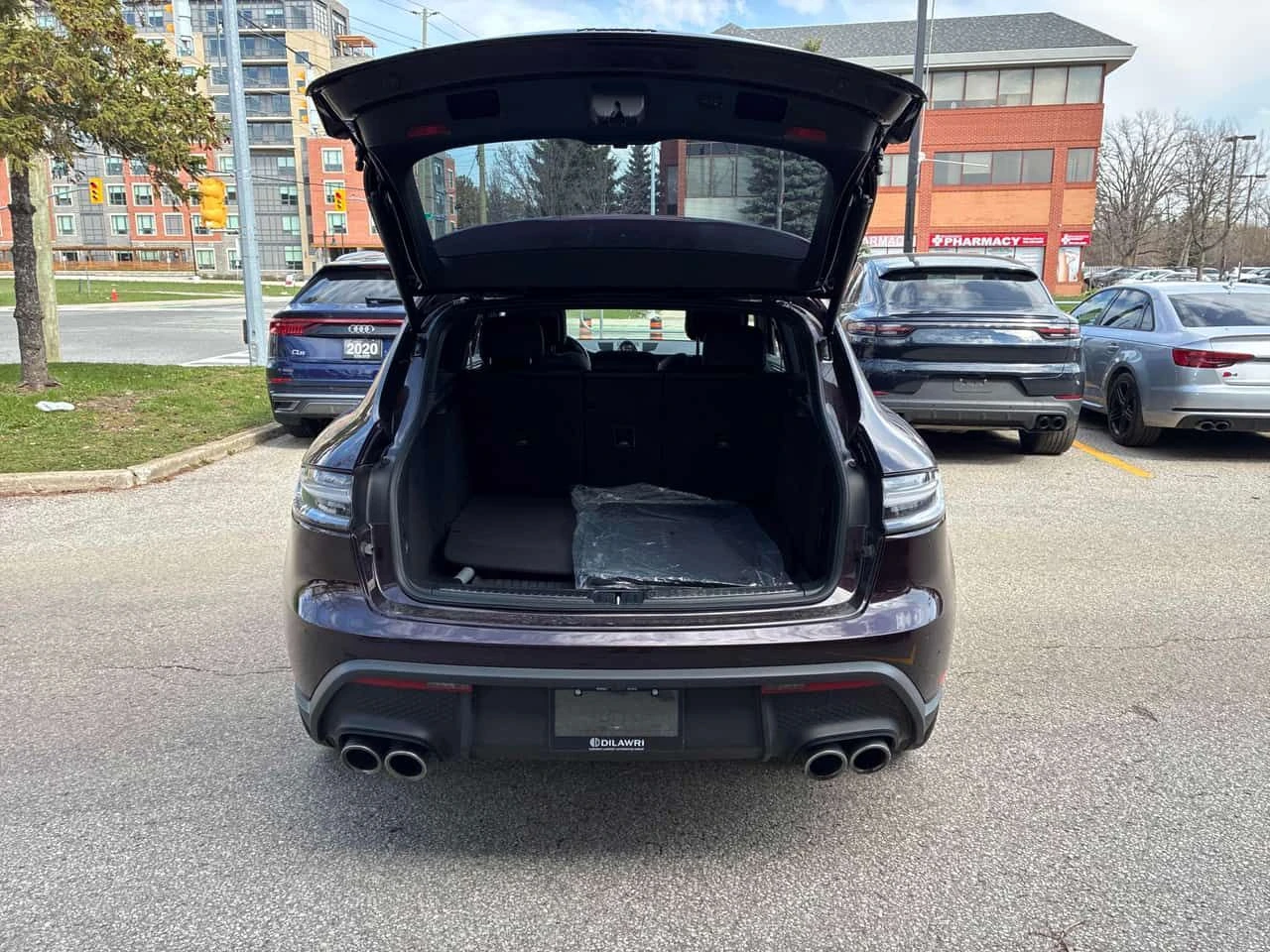 Porsche Macan * AWD * CARFAX * БЕЗ ПЪРВОНАЧАЛНА ВНОСКА, снимка 15 - Автомобили и джипове - 54545590