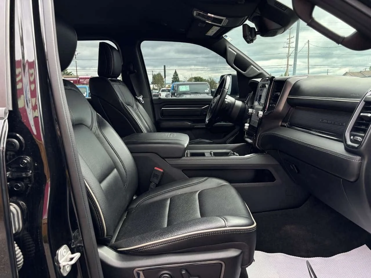 Dodge RAM 1500 Limited/360/DIS/H&K/ОБДУХВАНЕ/RAM BOX / ФИКС ЦЕНА , снимка 14 - Автомобили и джипове - 54619599