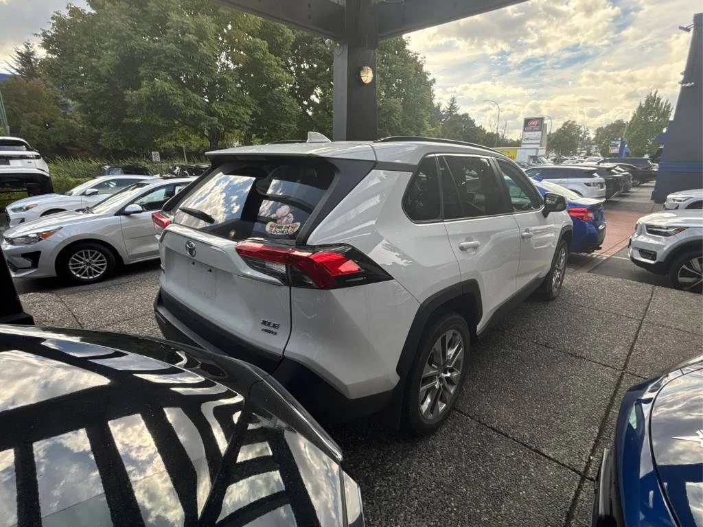 Toyota Rav4 XLE * CARFAX* ОПЦИЯ ЗА ФИНАНСИРАНЕ* , снимка 4 - Автомобили и джипове - 55951057