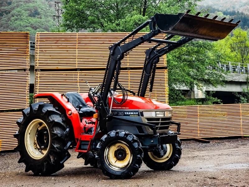 Трактор Yanmar 700 МОТО ЧАСА , снимка 3 - Селскостопанска техника - 45251011