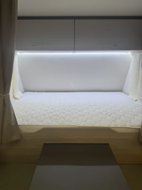 Каравана Burstner Premio Life, снимка 9