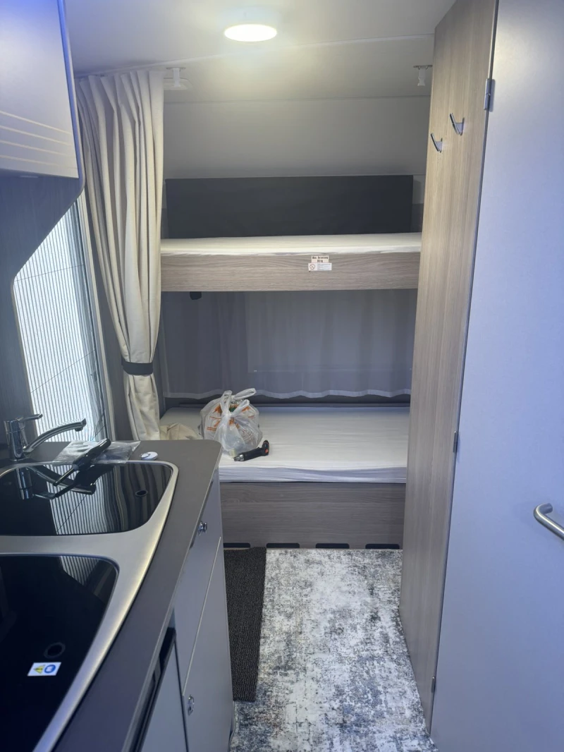 Каравана Burstner Premio Life, снимка 10 - Каравани и кемпери - 51743670