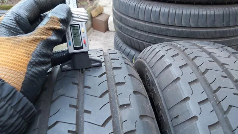 Гуми Летни 205/65R15, снимка 3 - Гуми и джанти - 27726112