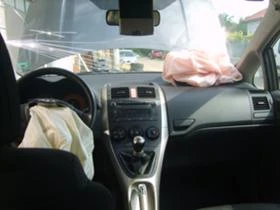 Toyota Auris 1.4D4D, снимка 11