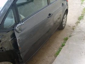 Toyota Auris 1.4D4D, снимка 7