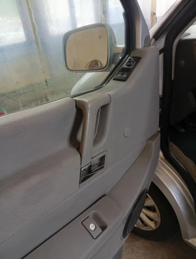 VW Multivan 2.5 TDI 151 P.S, снимка 10