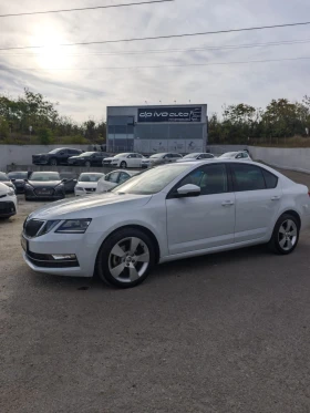 Skoda Octavia 2.0TDI DSG 7* SPORT* КОЖА* CAMERA* KEYLESS* ПЕРФЕК, снимка 17