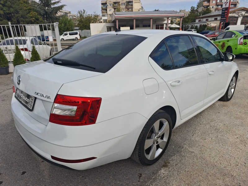 Skoda Octavia 2.0TDI DSG 7* SPORT* КОЖА* CAMERA* KEYLESS* ПЕРФЕК, снимка 5 - Автомобили и джипове - 47544421