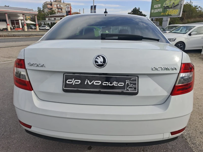 Skoda Octavia 2.0TDI DSG 7* SPORT* КОЖА* CAMERA* KEYLESS* ПЕРФЕК, снимка 4 - Автомобили и джипове - 47544421