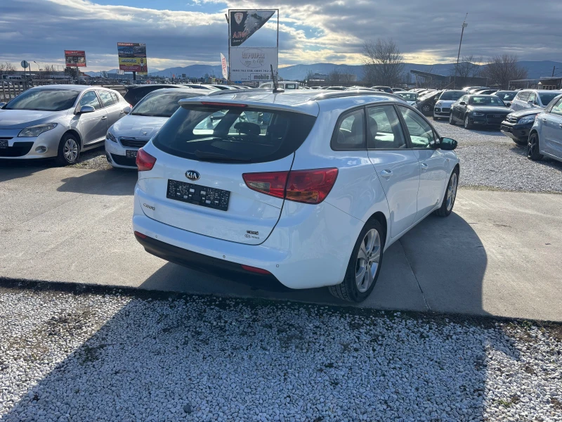 Kia Ceed 1.6crdi Kamera Led , снимка 3 - Автомобили и джипове - 48554382