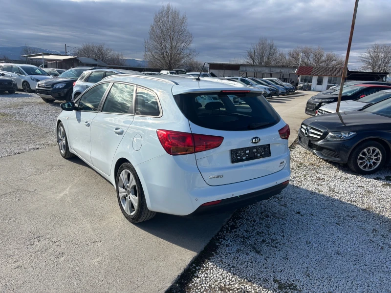 Kia Ceed 1.6crdi Kamera Led , снимка 4 - Автомобили и джипове - 48554382