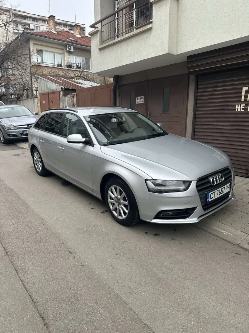 Audi A4 Avant 2.0/Ръчка/Distronik, снимка 4 - Автомобили и джипове - 53032414