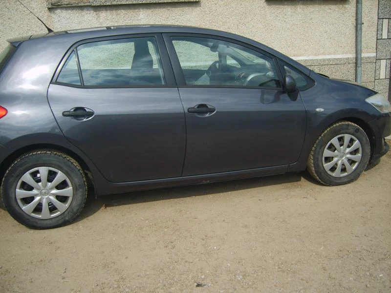 Toyota Auris 1.4D4D, снимка 4 - Автомобили и джипове - 33352635