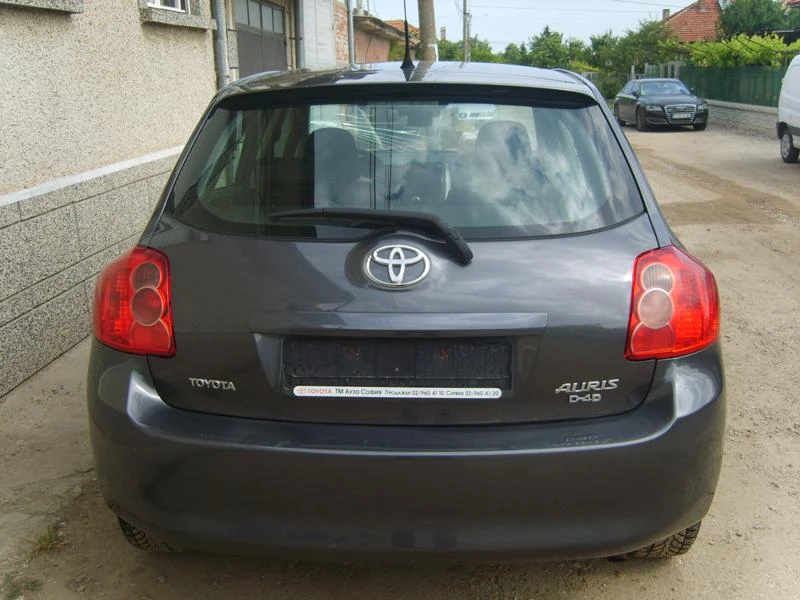 Toyota Auris 1.4D4D, снимка 2 - Автомобили и джипове - 33352635