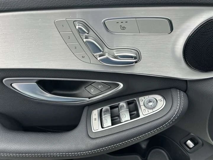 Mercedes-Benz C 300 C 300 4Matic, снимка 9 - Автомобили и джипове - 53770764