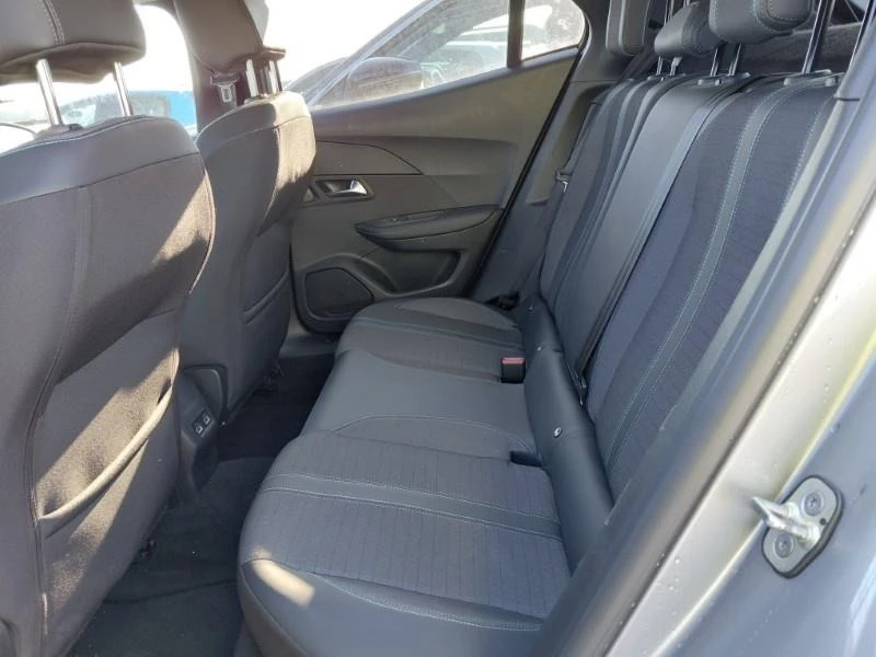 Peugeot 2008 50 kWh Allure Pack, снимка 14 - Автомобили и джипове - 55389263