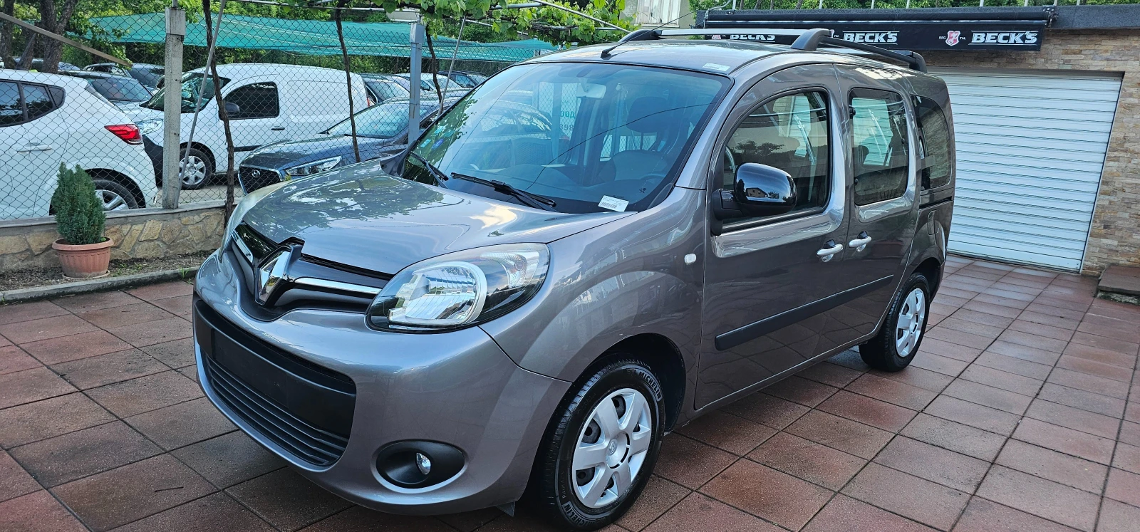 Renault Kangoo 1.2i -16V115pc !!! Реални 64570 км  - изображение 2