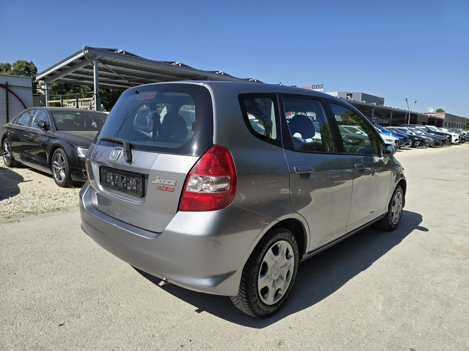 Honda Jazz 1.2i-DSi 78к.с Газ - изображение 4