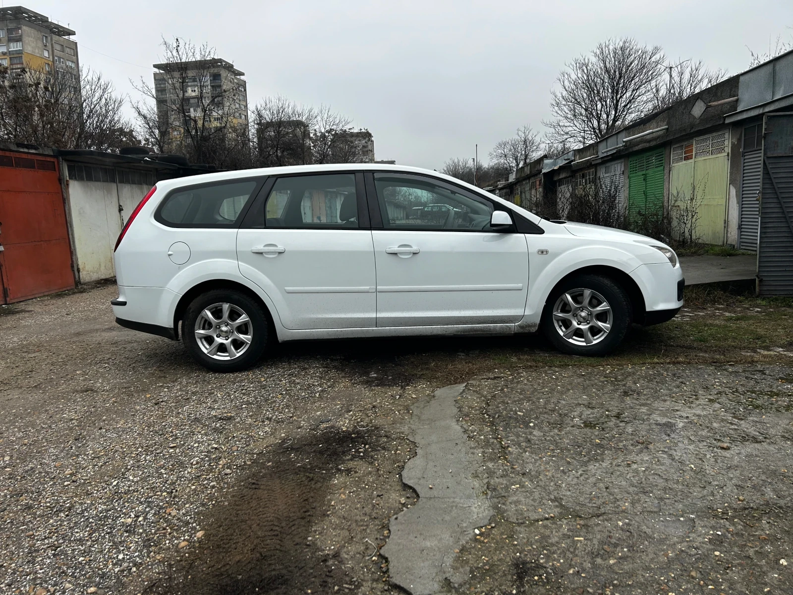 Ford Focus Wagon - изображение 4