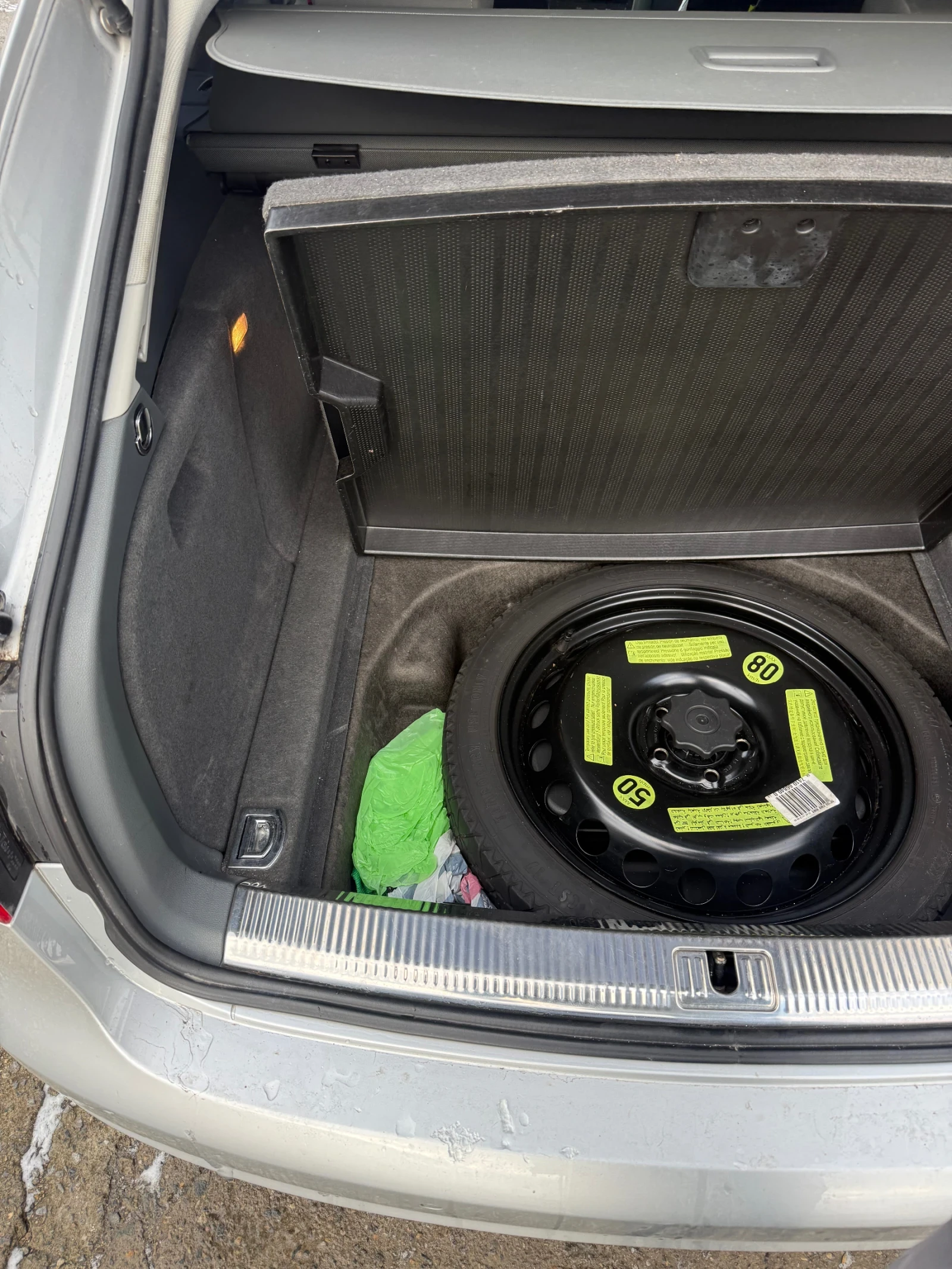 Audi A4 Avant 2.0/Ръчка/Distronik, снимка 13 - Автомобили и джипове - 53032414