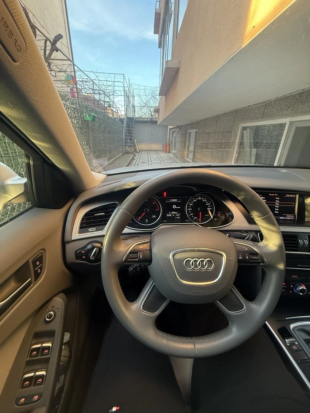 Audi A4 Avant 2.0/Ръчка/Distronik - изображение 9