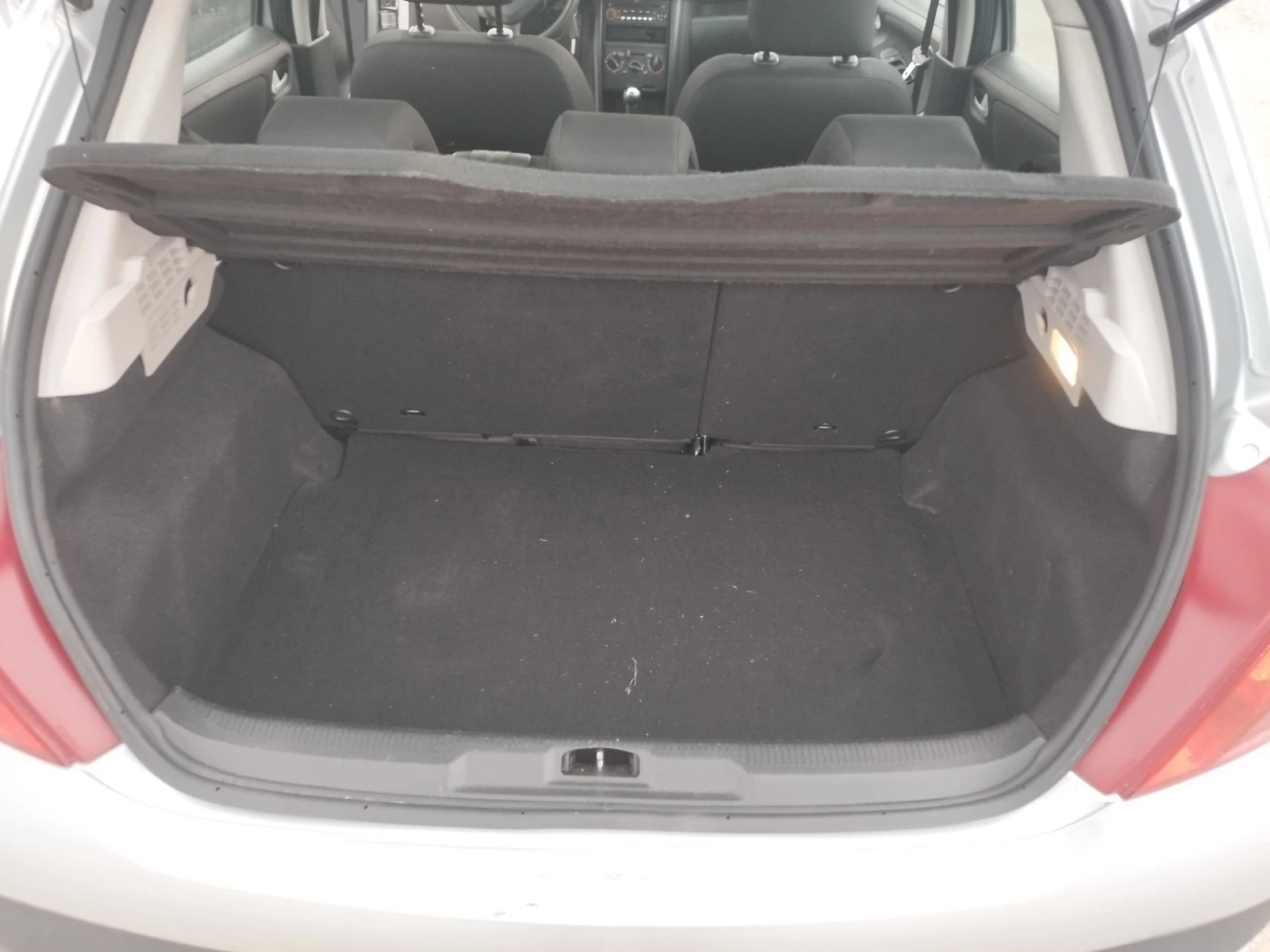 Peugeot 207 1.4i 95kc, снимка 15 - Автомобили и джипове - 53915682