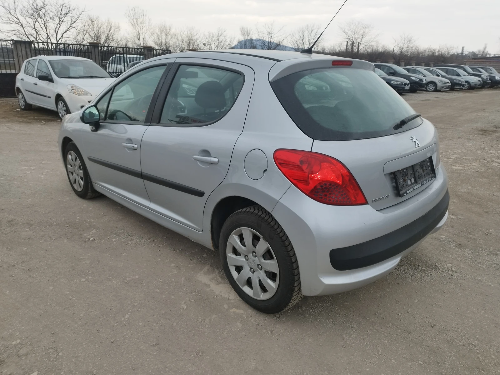 Peugeot 207 1.4i 95kc, снимка 3 - Автомобили и джипове - 53915682