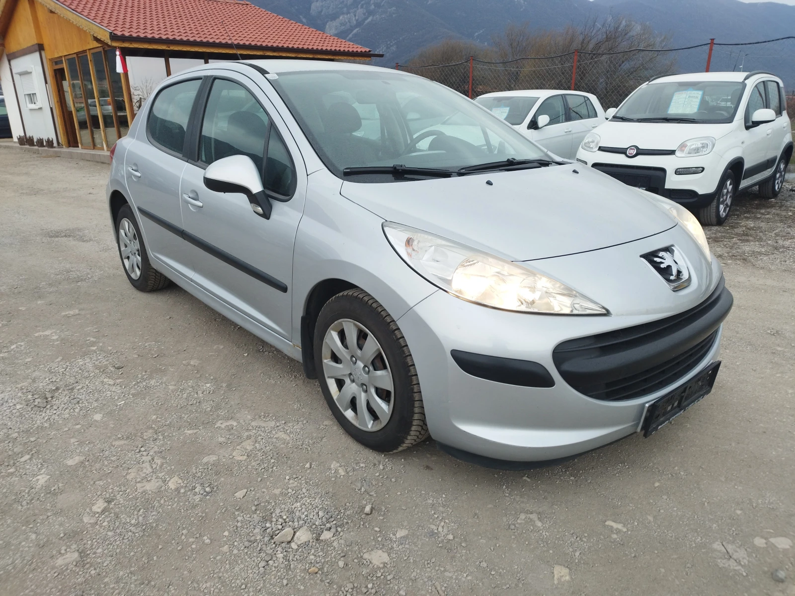 Peugeot 207 1.4i 95kc, снимка 7 - Автомобили и джипове - 53915682