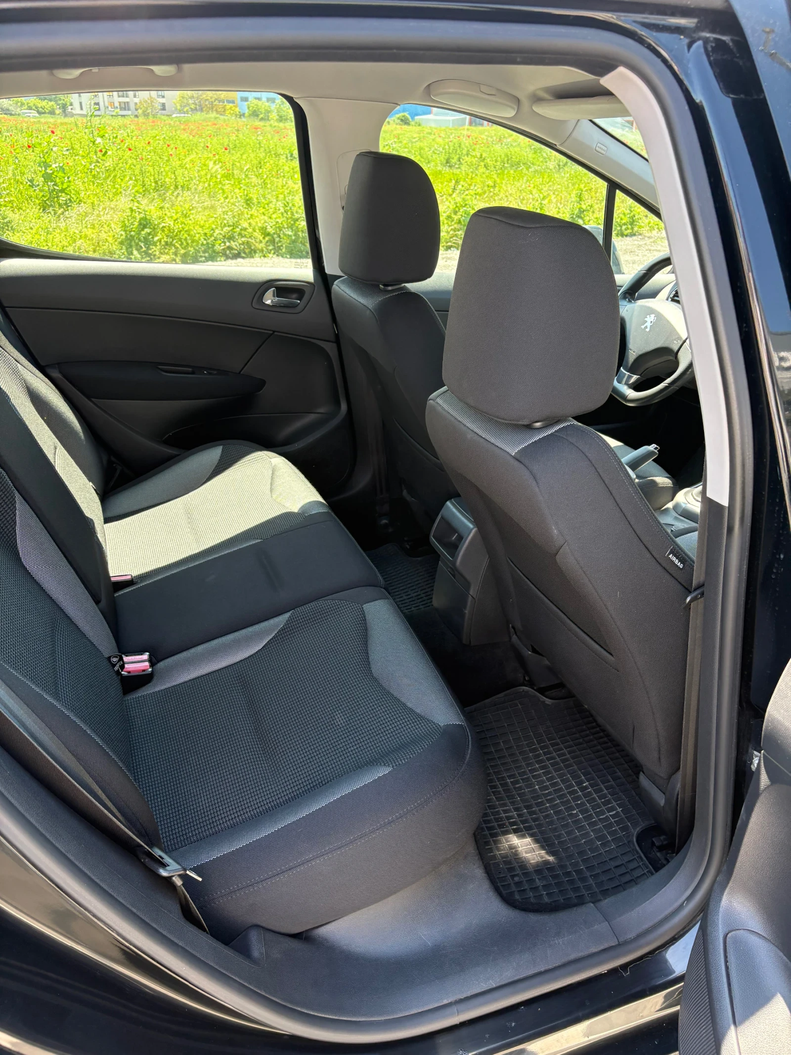Peugeot 308 1.6 HDI, снимка 12 - Автомобили и джипове - 54575325