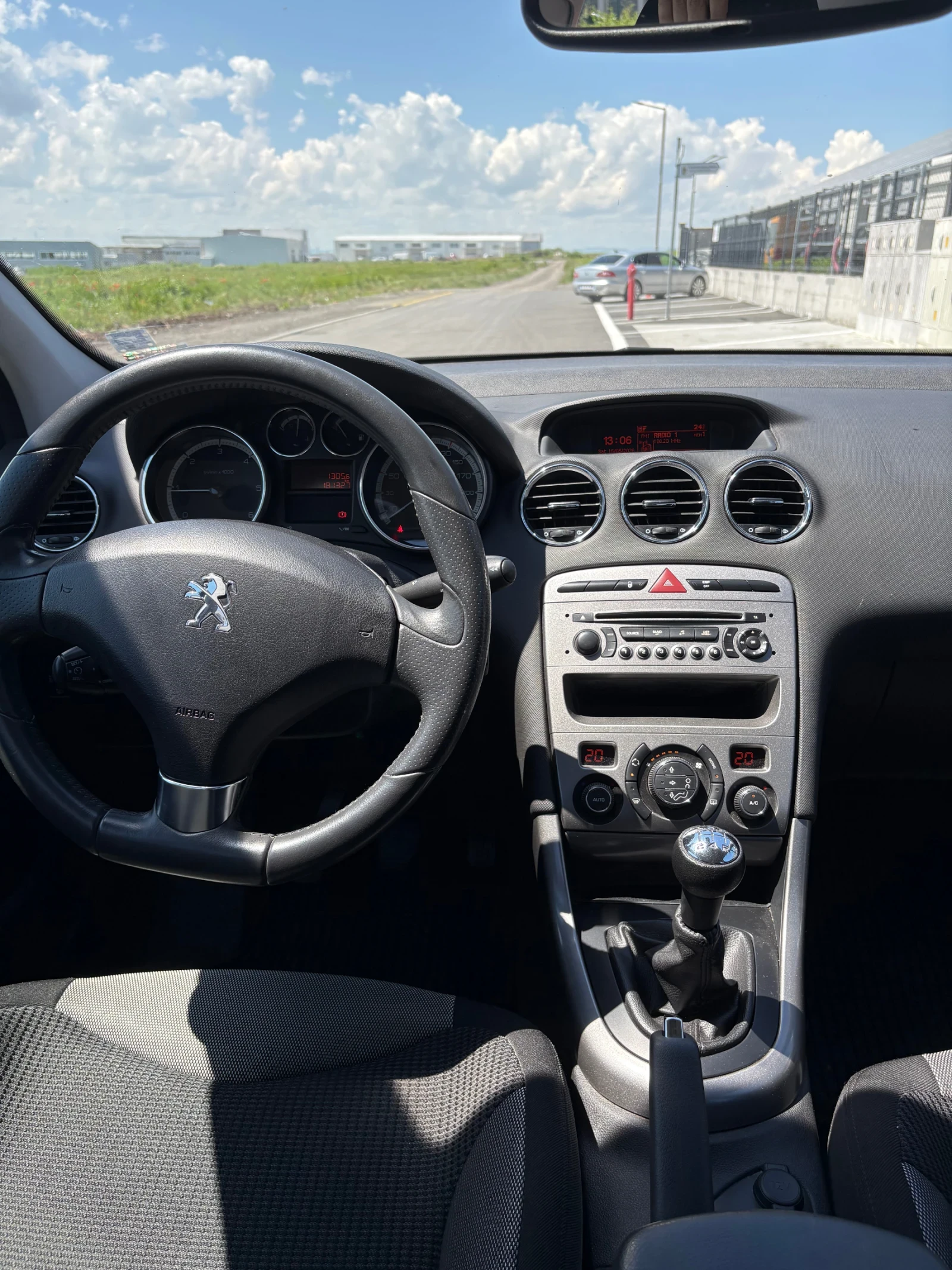 Peugeot 308 1.6 HDI, снимка 9 - Автомобили и джипове - 54575325