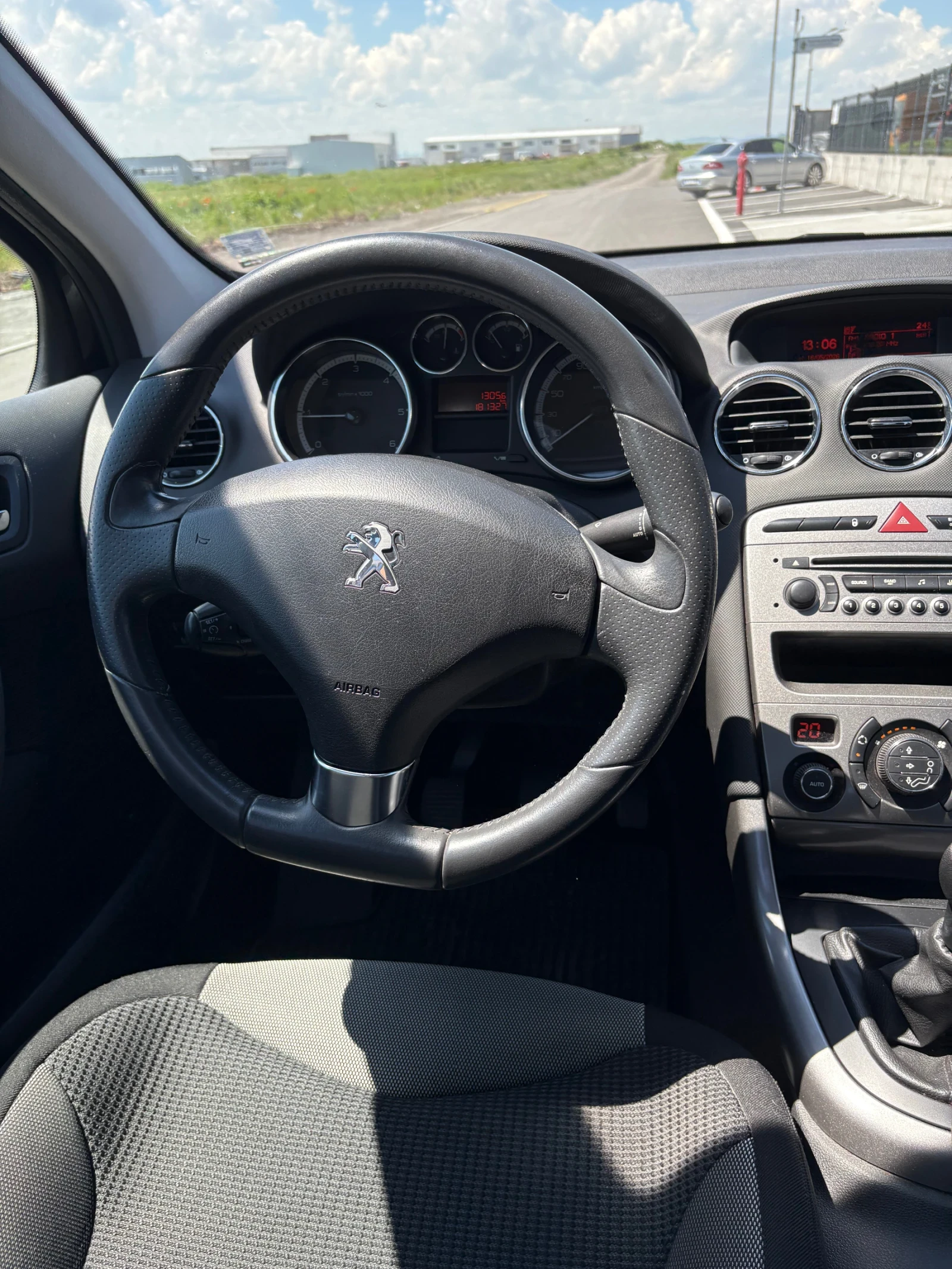 Peugeot 308 1.6 HDI, снимка 10 - Автомобили и джипове - 54575325