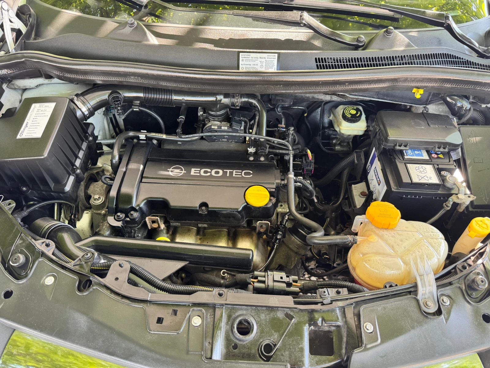 Opel Corsa 1.4i-90кс, снимка 15 - Автомобили и джипове - 54711004