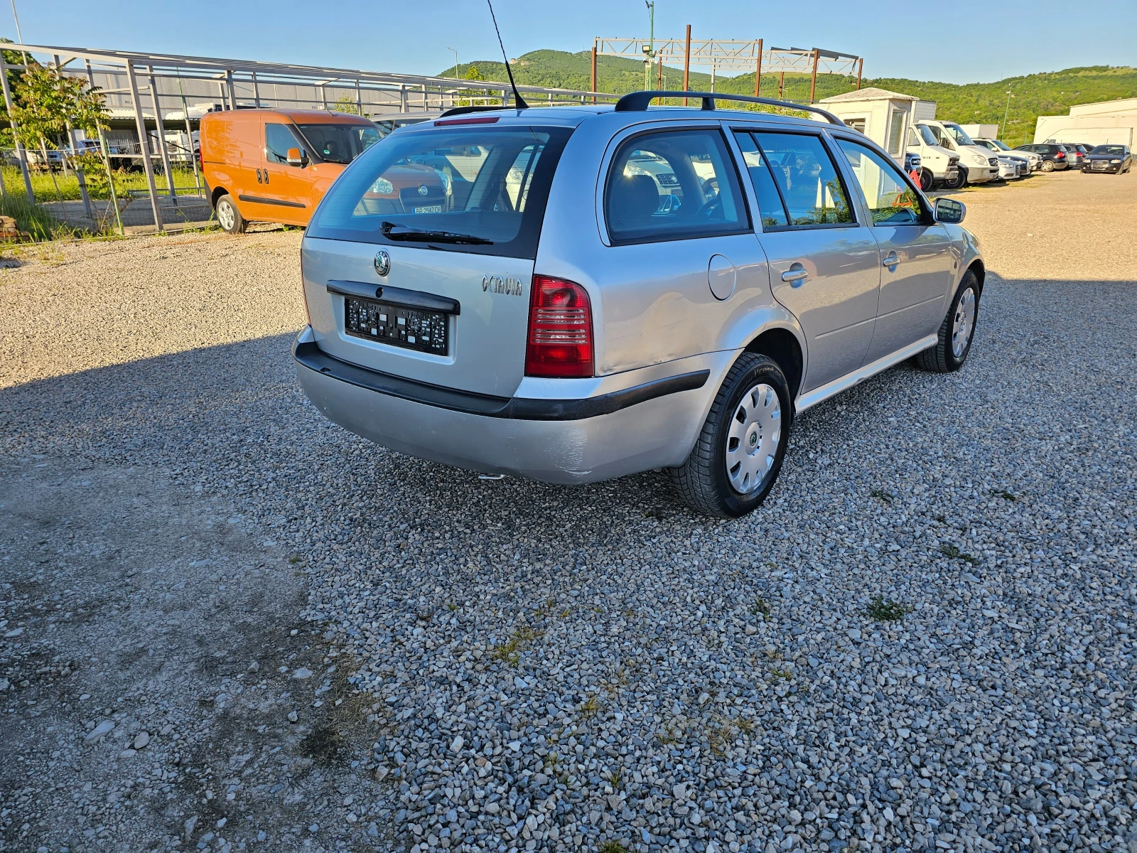 Skoda Octavia 1.9 TDI 101kc .175000km , снимка 5 - Автомобили и джипове - 54936363