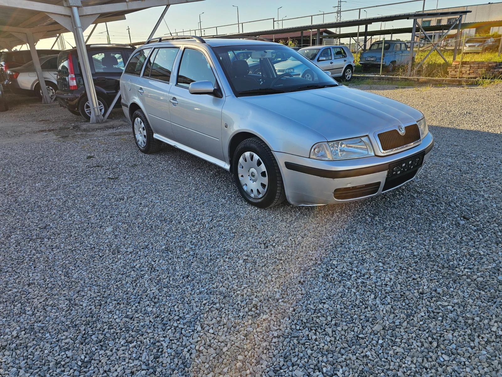 Skoda Octavia 1.9 TDI 101kc .175000km , снимка 3 - Автомобили и джипове - 54936363