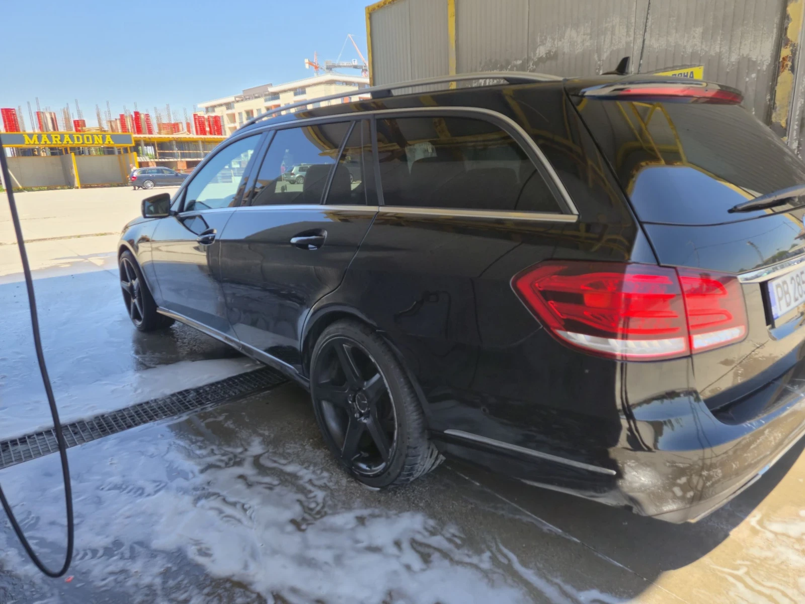 Mercedes-Benz E 220 Обслужен Масаж печка Full LED, снимка 4 - Автомобили и джипове - 55169424