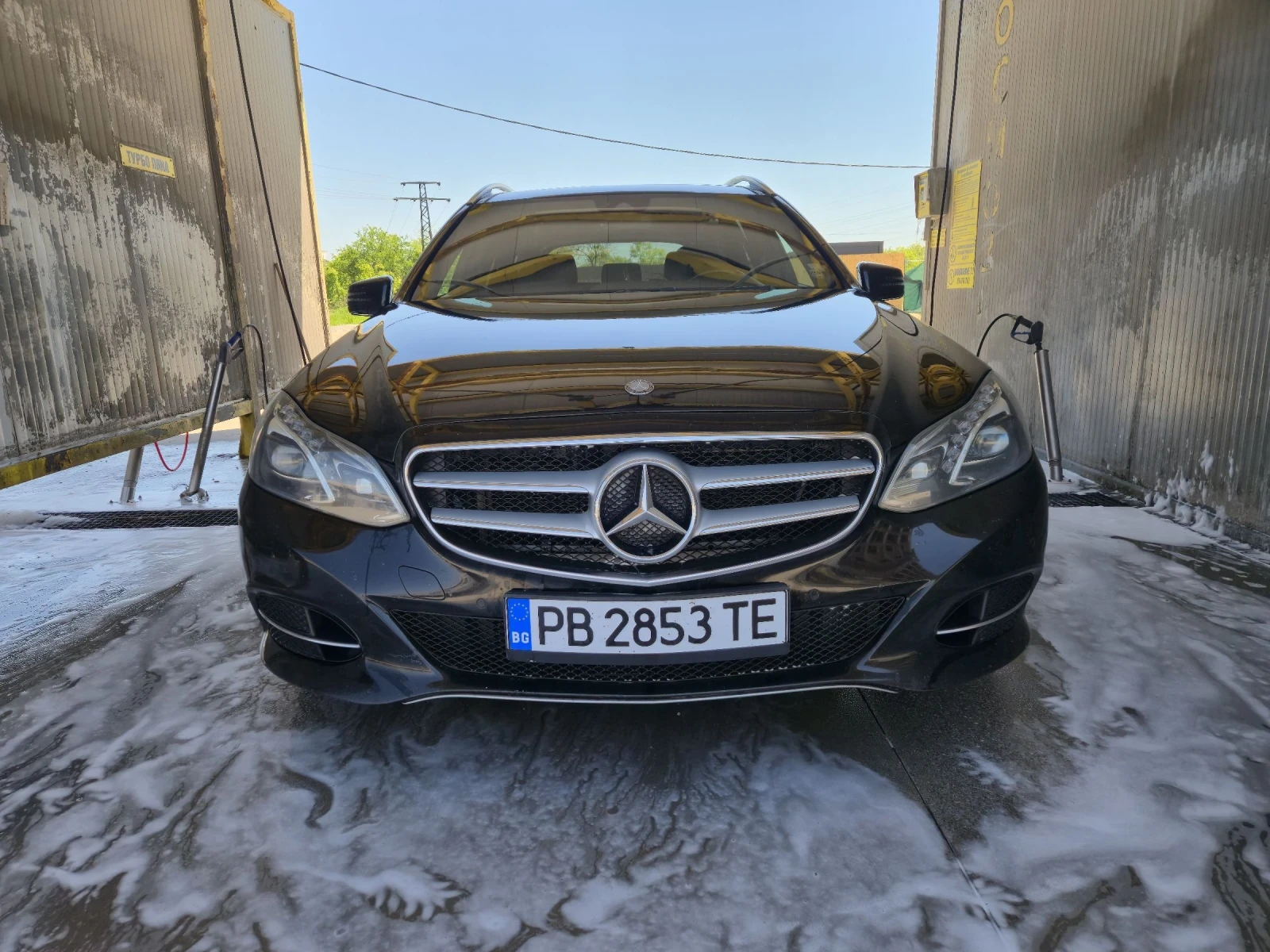 Mercedes-Benz E 220 Обслужен Масаж печка Full LED, снимка 2 - Автомобили и джипове - 55169424