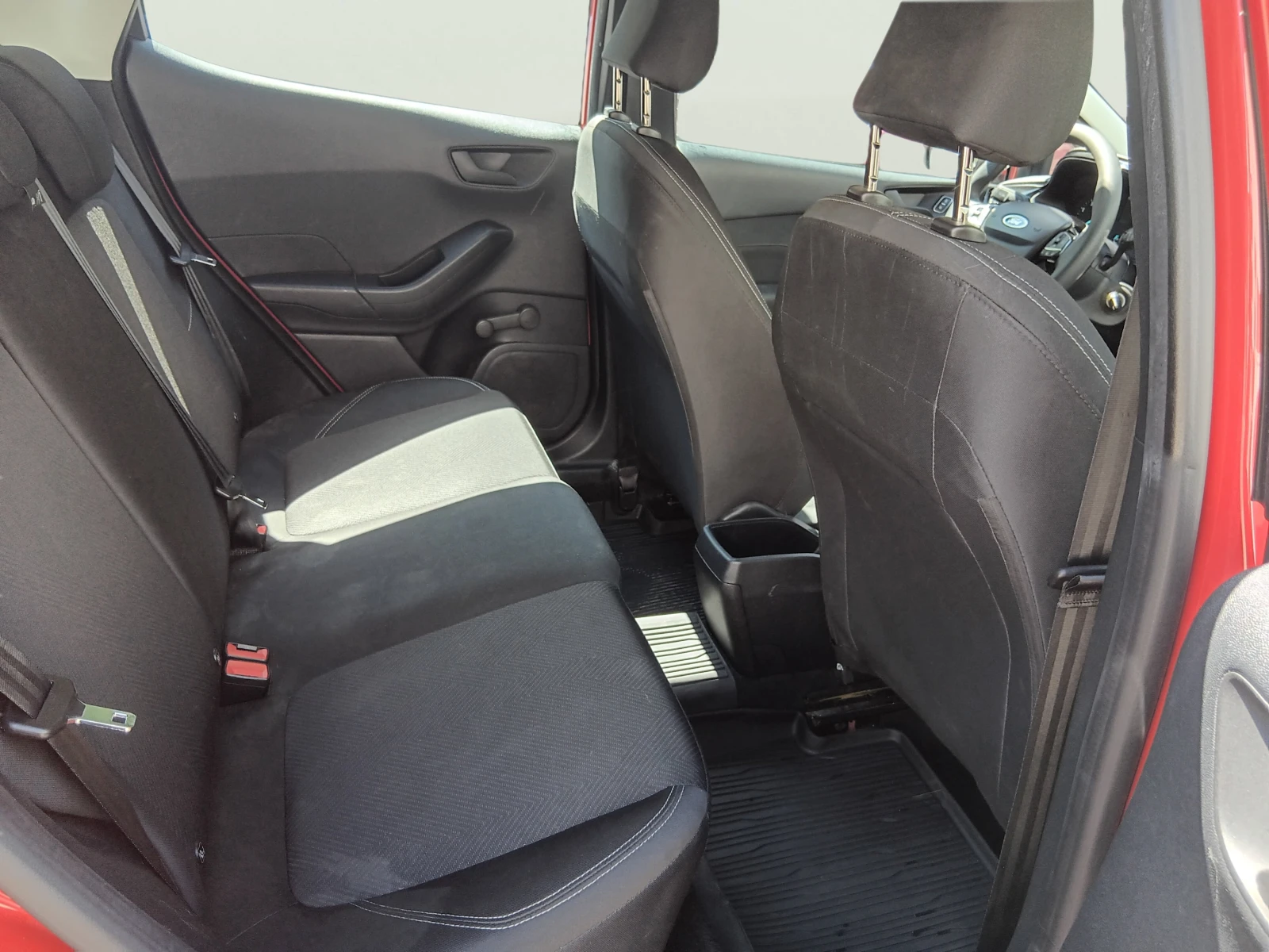 Ford Fiesta 1.0 EcoBoost, снимка 10 - Автомобили и джипове - 55398550