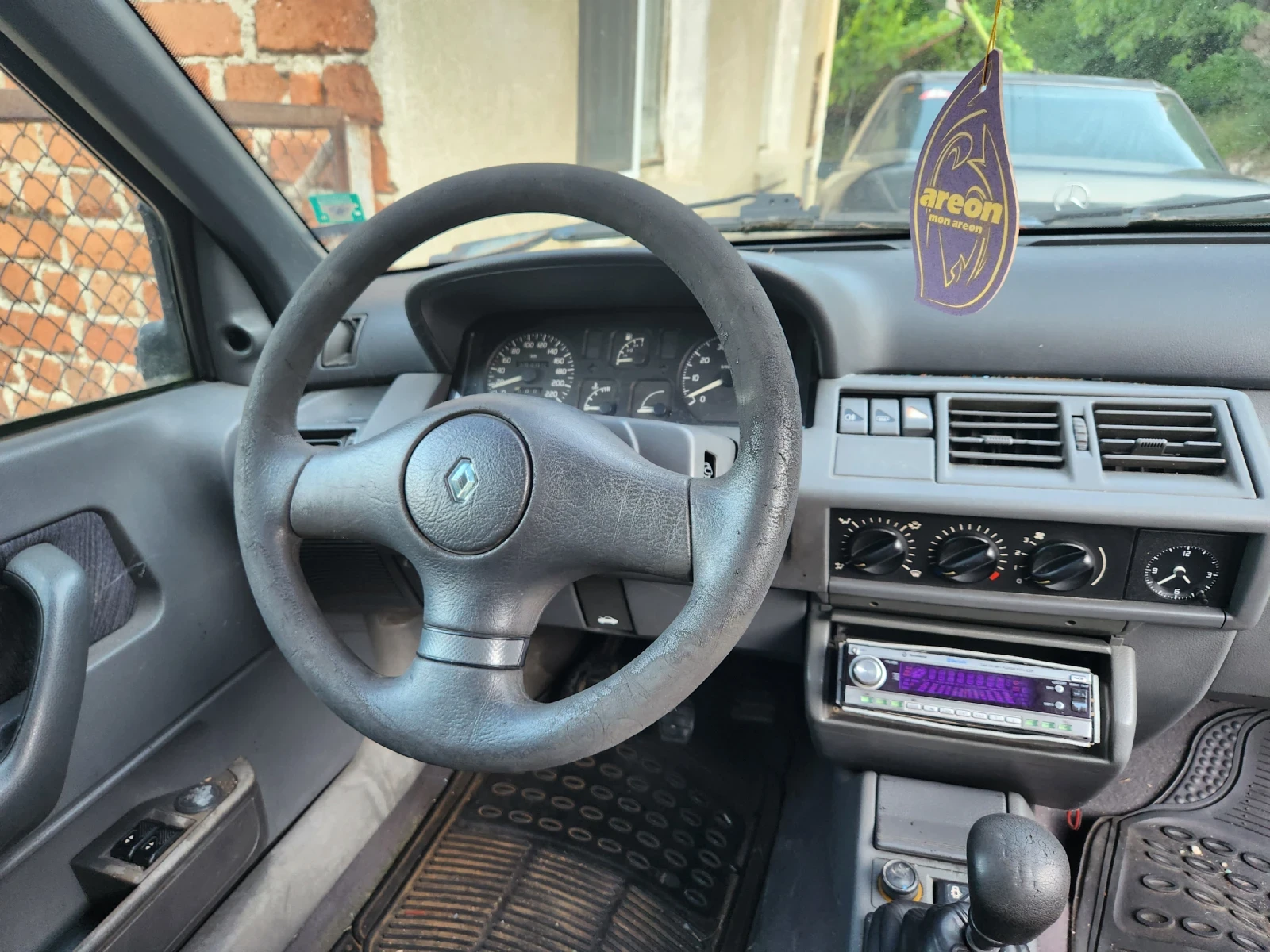 Renault Clio, снимка 9 - Автомобили и джипове - 55512970