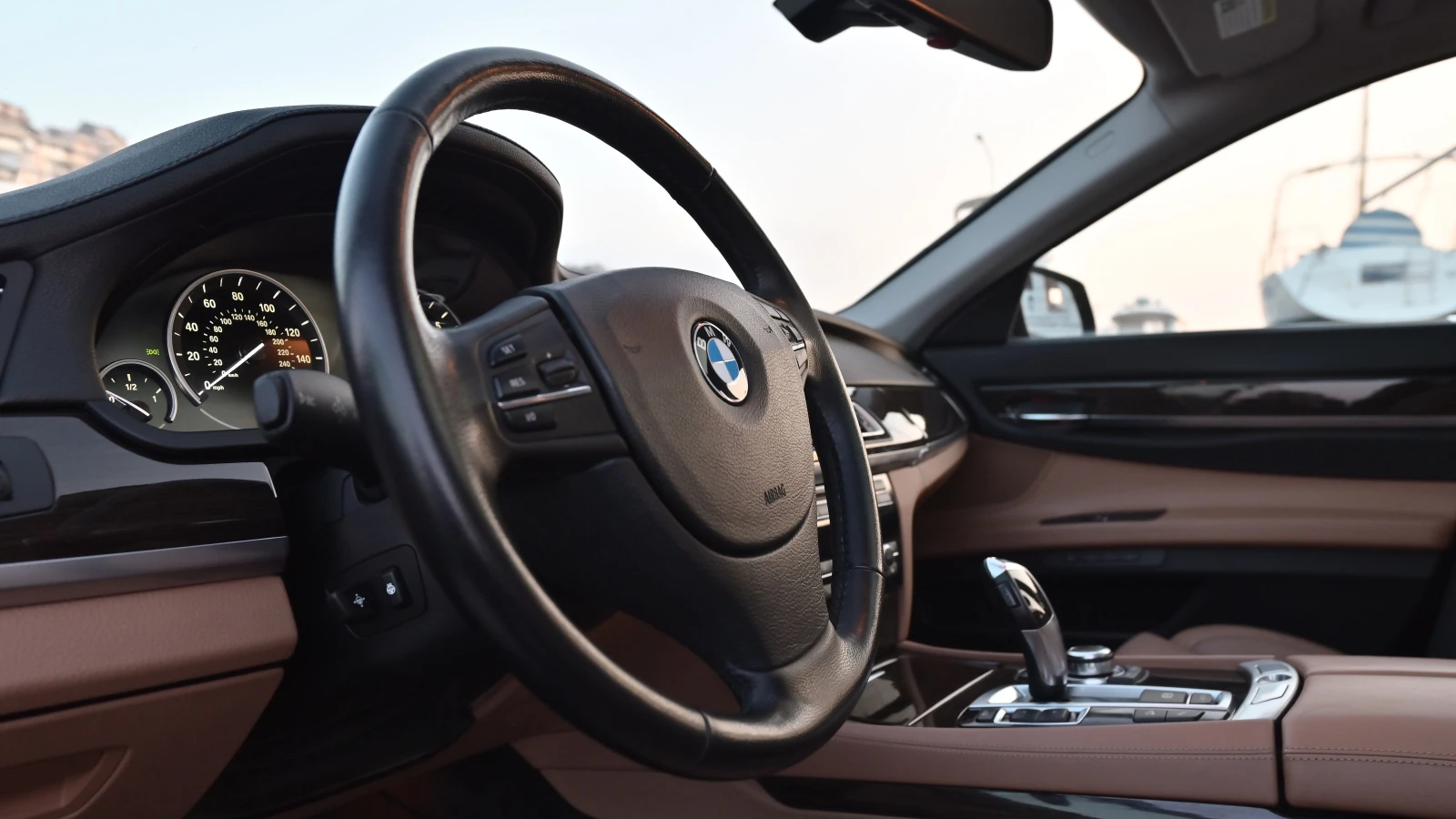 BMW 750 LI, снимка 14 - Автомобили и джипове - 55675947
