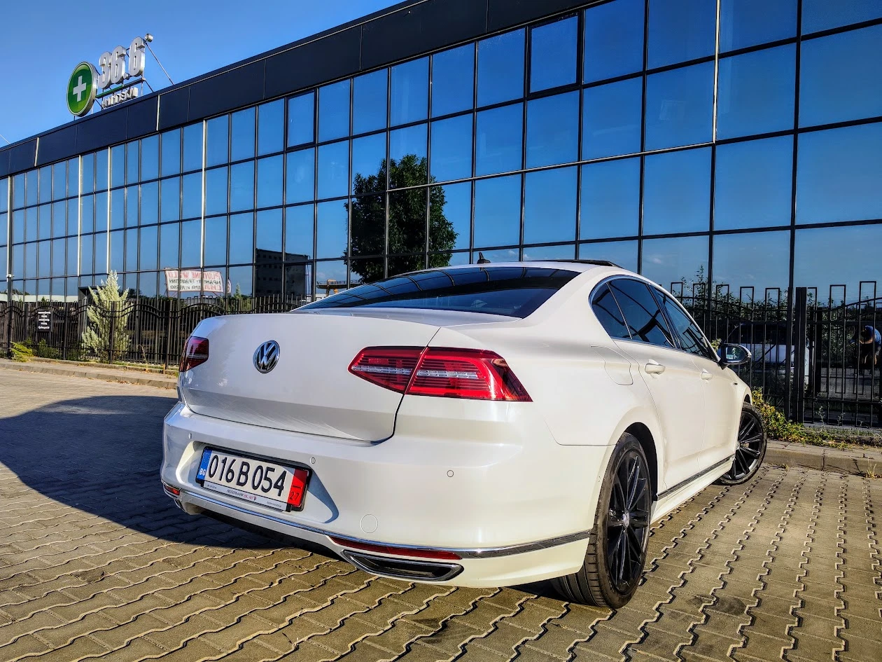 VW Passat * 2.0 TDI* 3 x R Line* 4-MOTION* HIGHLINE* FULL, снимка 9 - Автомобили и джипове - 55730628