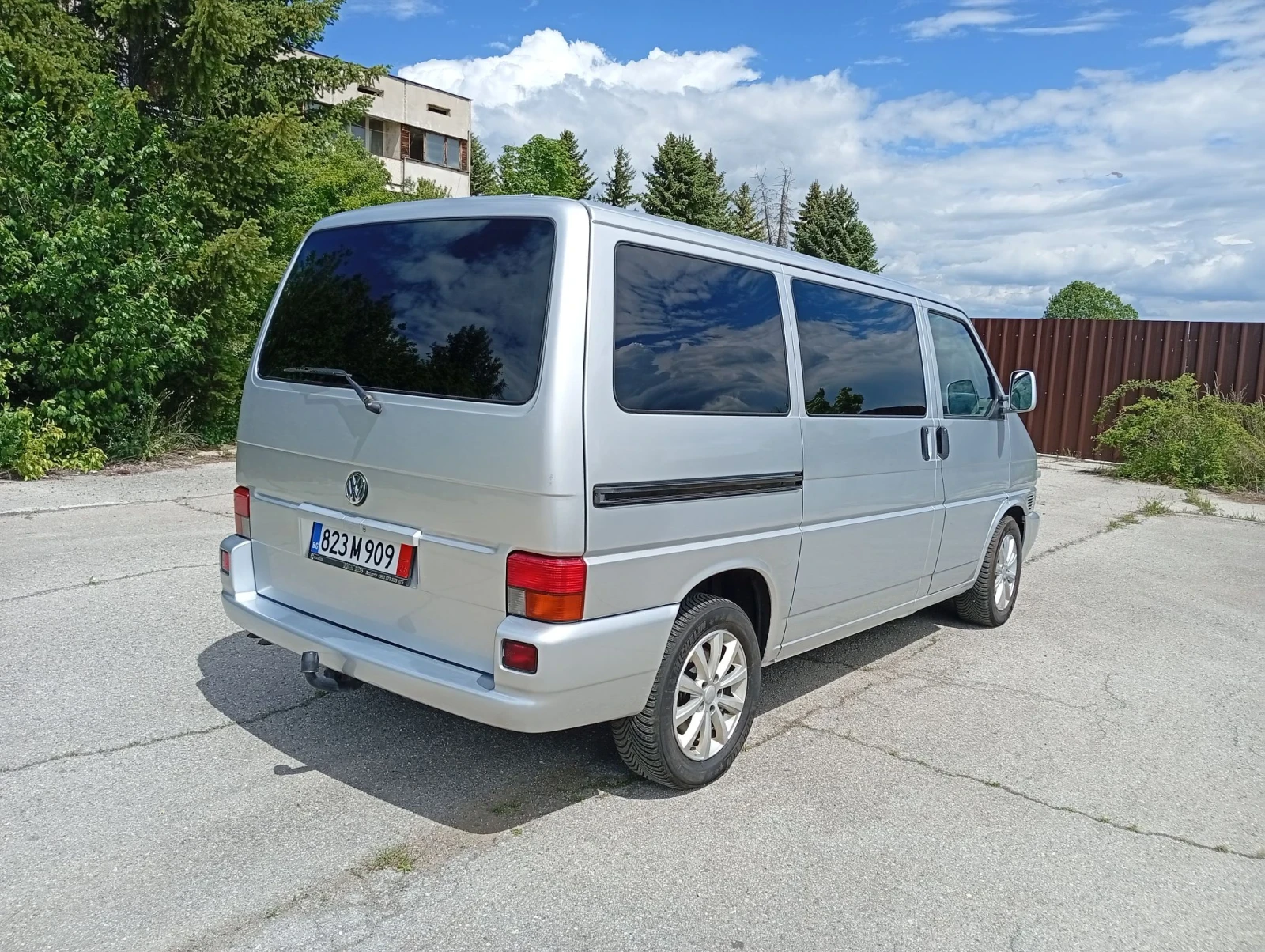 VW Multivan 2.5 TDI 151 P.S, снимка 7 - Автомобили и джипове - 56126240