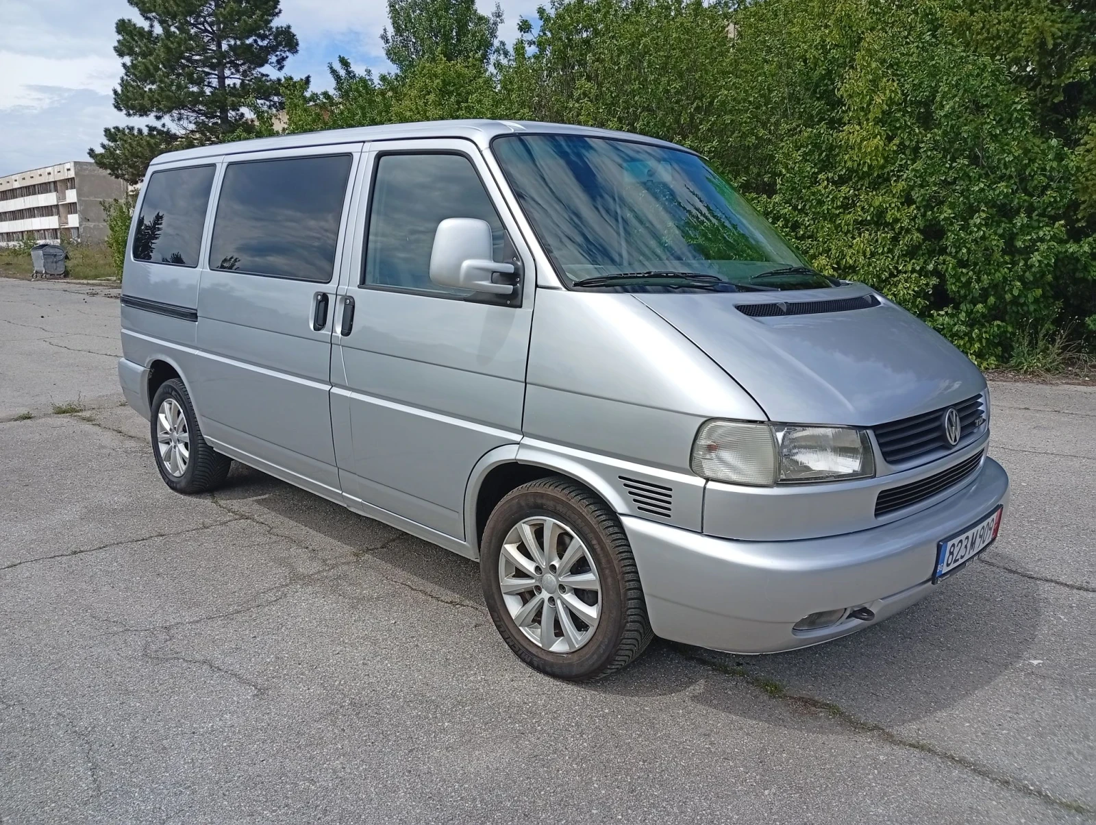 VW Multivan 2.5 TDI 151 P.S, снимка 6 - Автомобили и джипове - 56126240