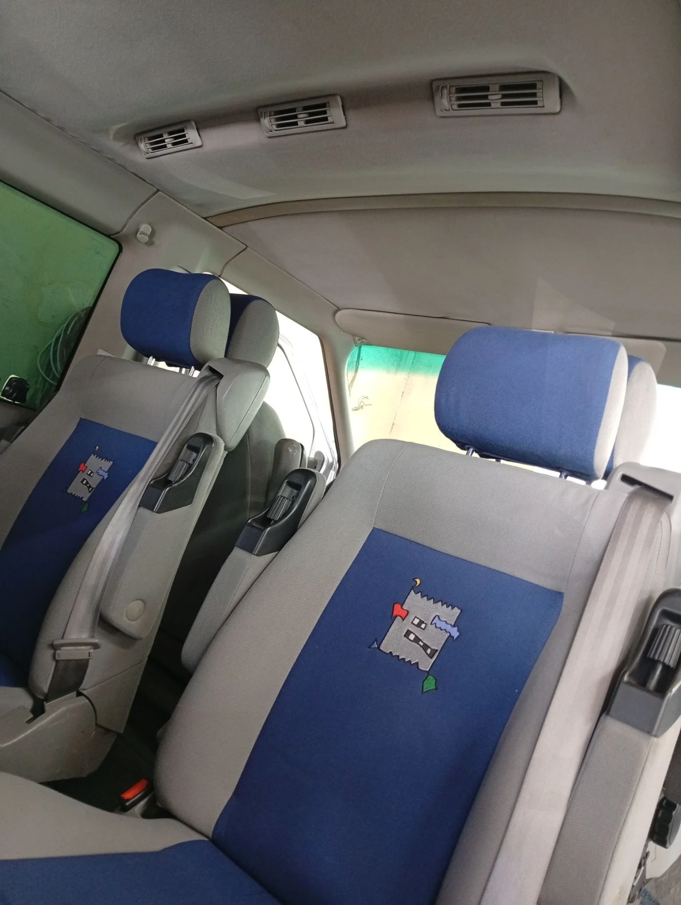 VW Multivan 2.5 TDI 151 P.S, снимка 16 - Автомобили и джипове - 56126240