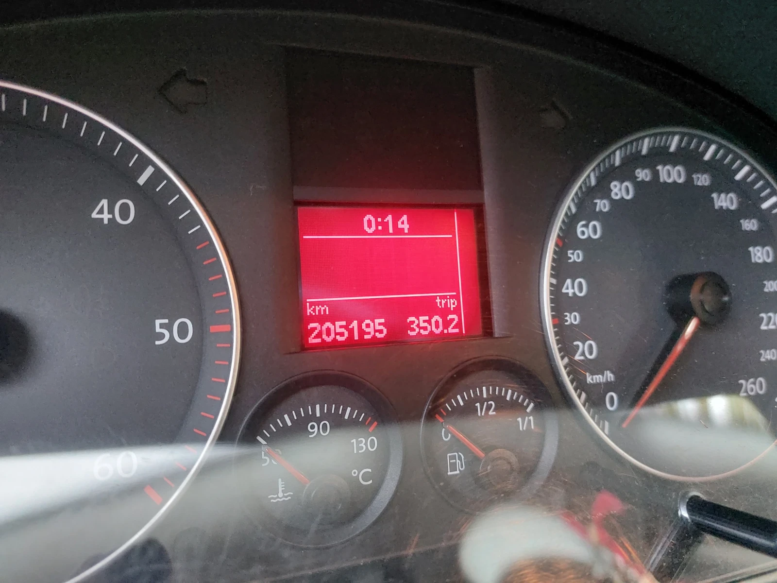 VW Touran 2.0 TDI, снимка 7 - Автомобили и джипове - 56466830