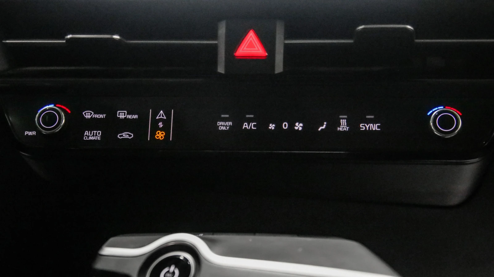 Kia EV6 LONG* RANGE* AWD* �������* ������* CARPLAY*  | Mobile.bg � ����������� 12
