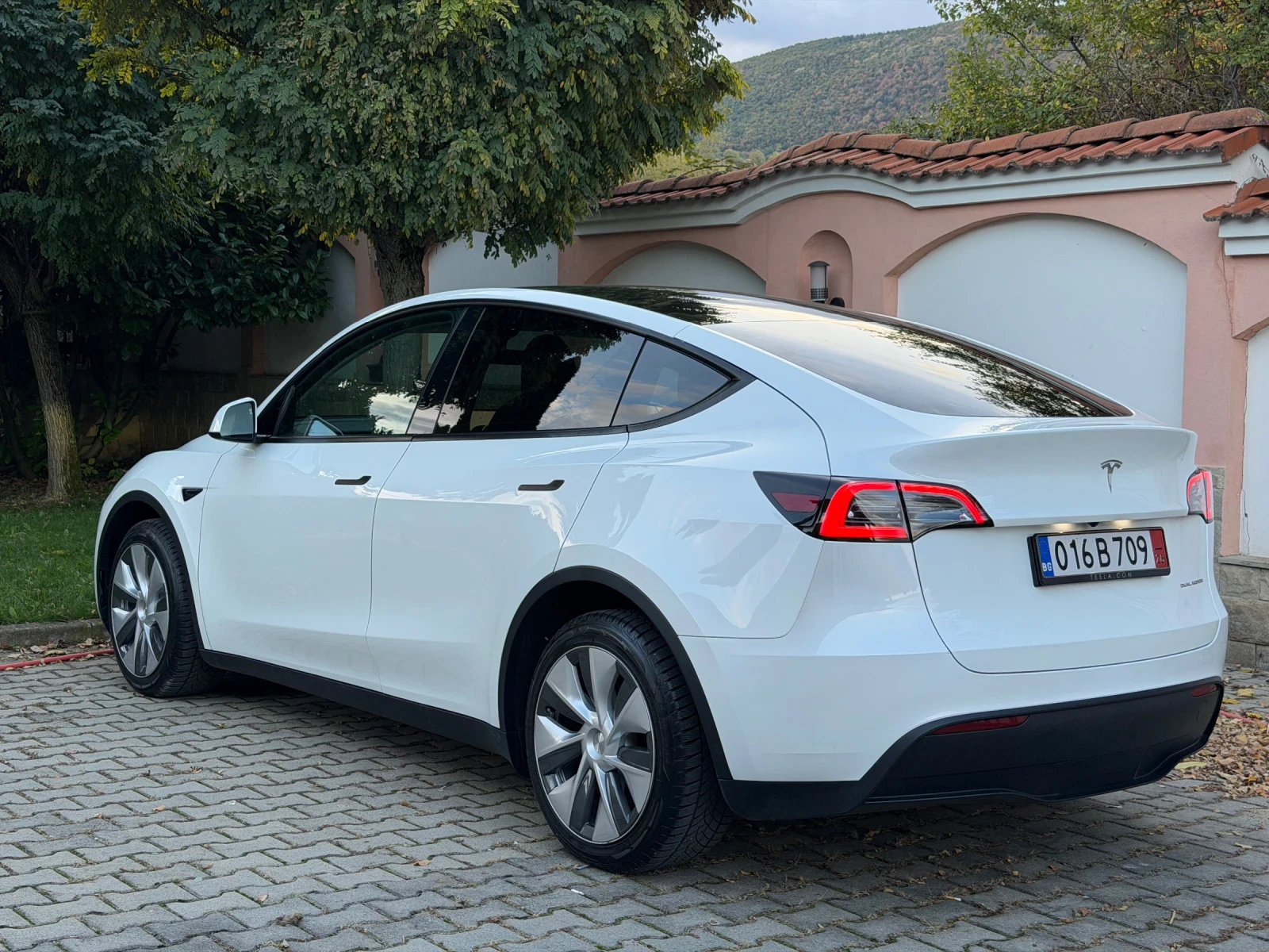 Tesla Model Y DualMotor/LongRange/514hp/03.2023/107kkm | Mobile.bg � ����������� 4