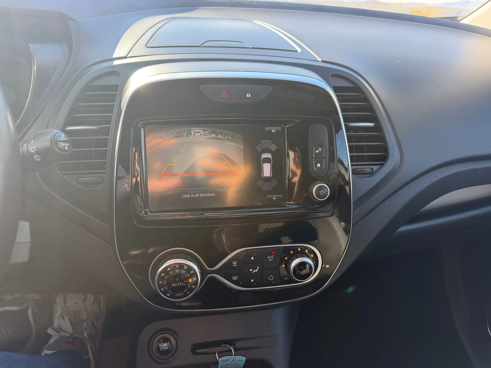 Renault Captur INTENS, снимка 16 - Автомобили и джипове - 56709178