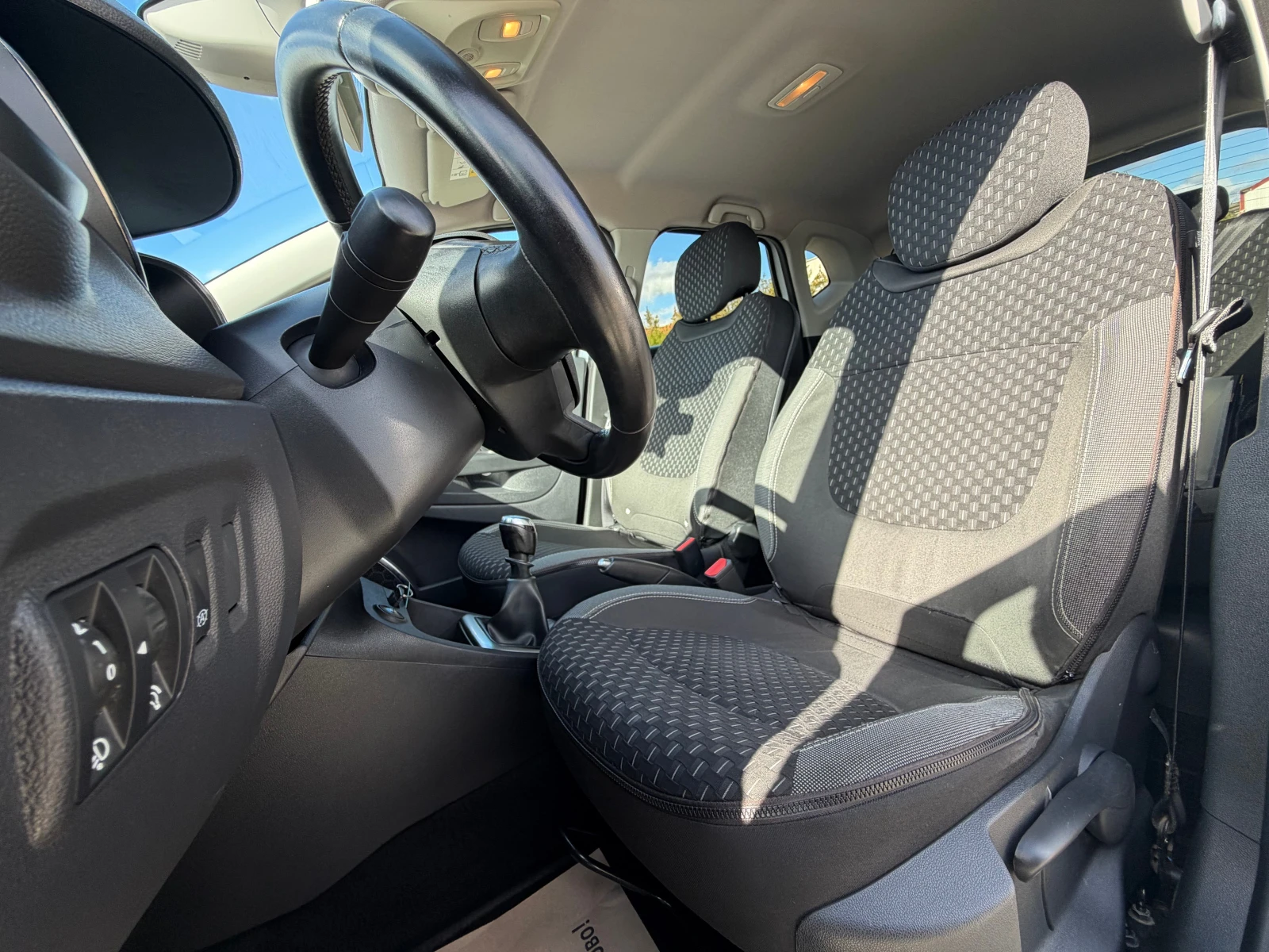 Renault Captur INTENS, снимка 11 - Автомобили и джипове - 56709178