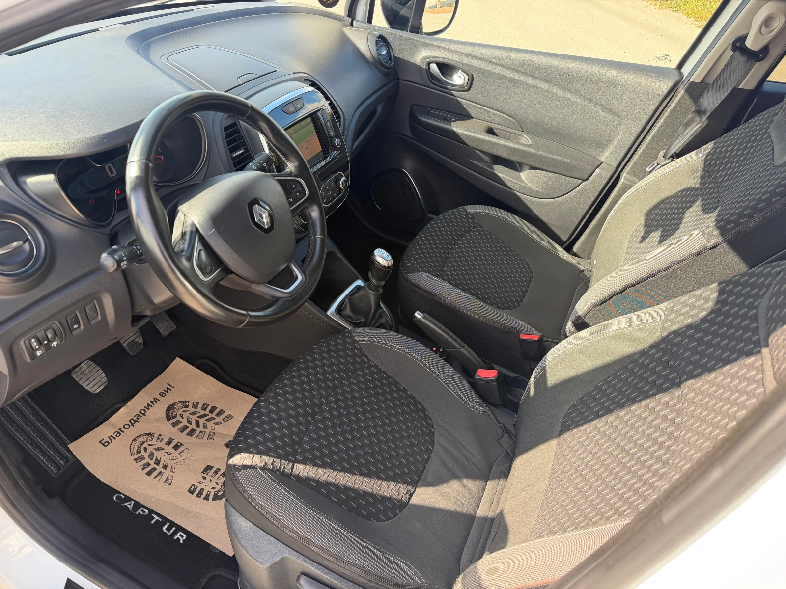 Renault Captur INTENS, снимка 10 - Автомобили и джипове - 56709178