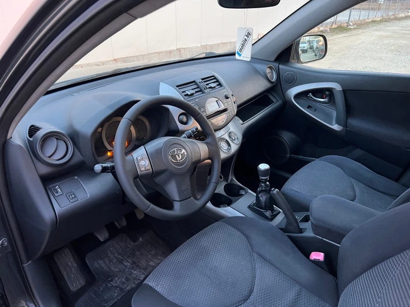 Toyota Rav4 2.2 D-4D 4X4, снимка 11 - Автомобили и джипове - 44340889